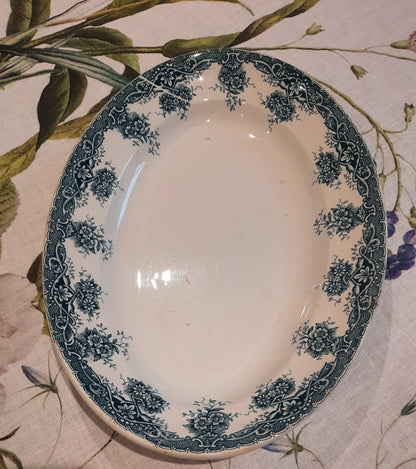 Plat ovale en faïence – St Amand les Eaux