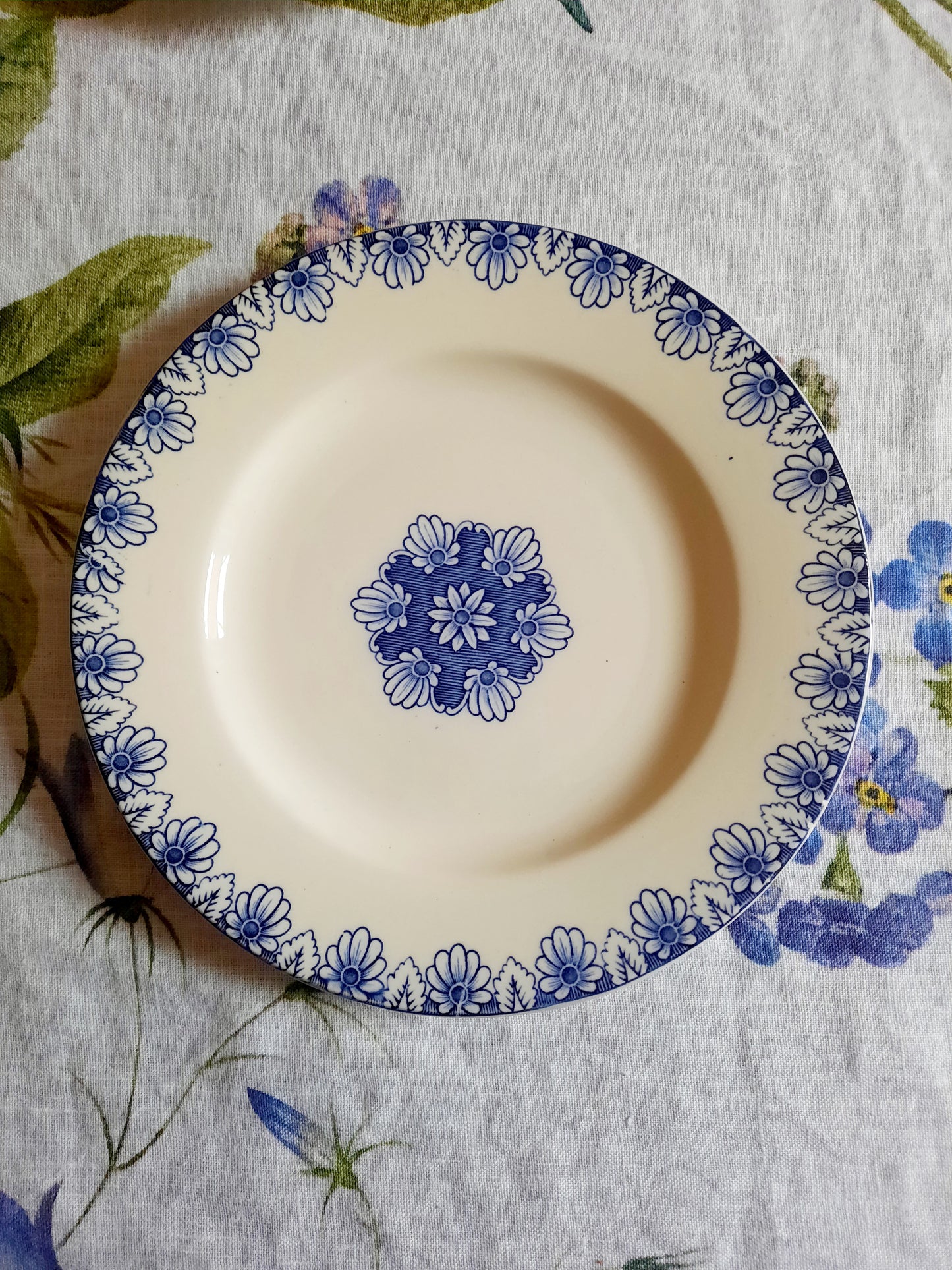 Pièces authentiques – Lot de 3 assiettes à dessert Lunéville K&G Rouen – XIXe siècle