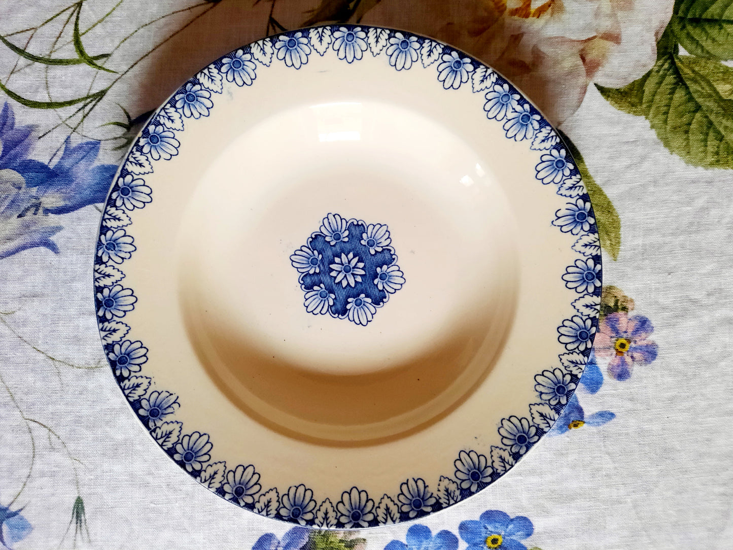 Lot de 4 assiettes creuses Lunéville K&G Rouen – XIXe siècle