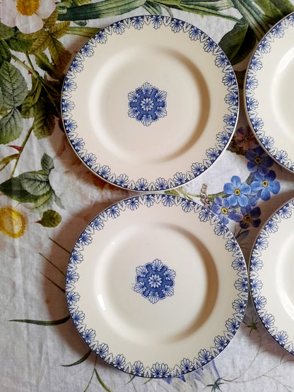 Intemporel raffinement – Lot de 4 assiettes plates Lunéville K&G Rouen – XIXe siècle
