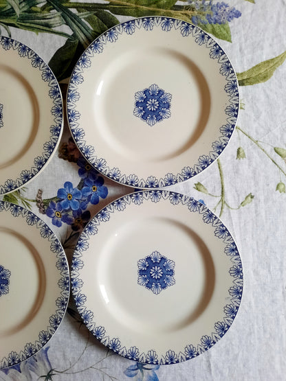 Intemporel raffinement – Lot de 4 assiettes plates Lunéville K&G Rouen – XIXe siècle