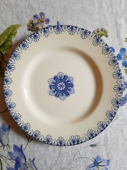 Intemporel raffinement – Lot de 4 assiettes plates Lunéville K&G Rouen – XIXe siècle