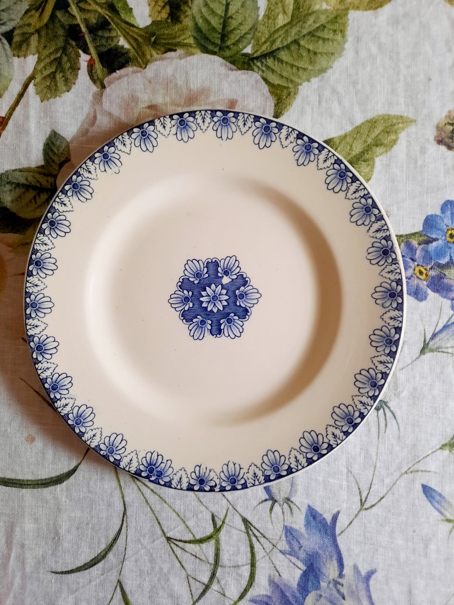 Élégance classique – Lot de 6 assiettes plates Lunéville K&G Rouen – XIXe siècle