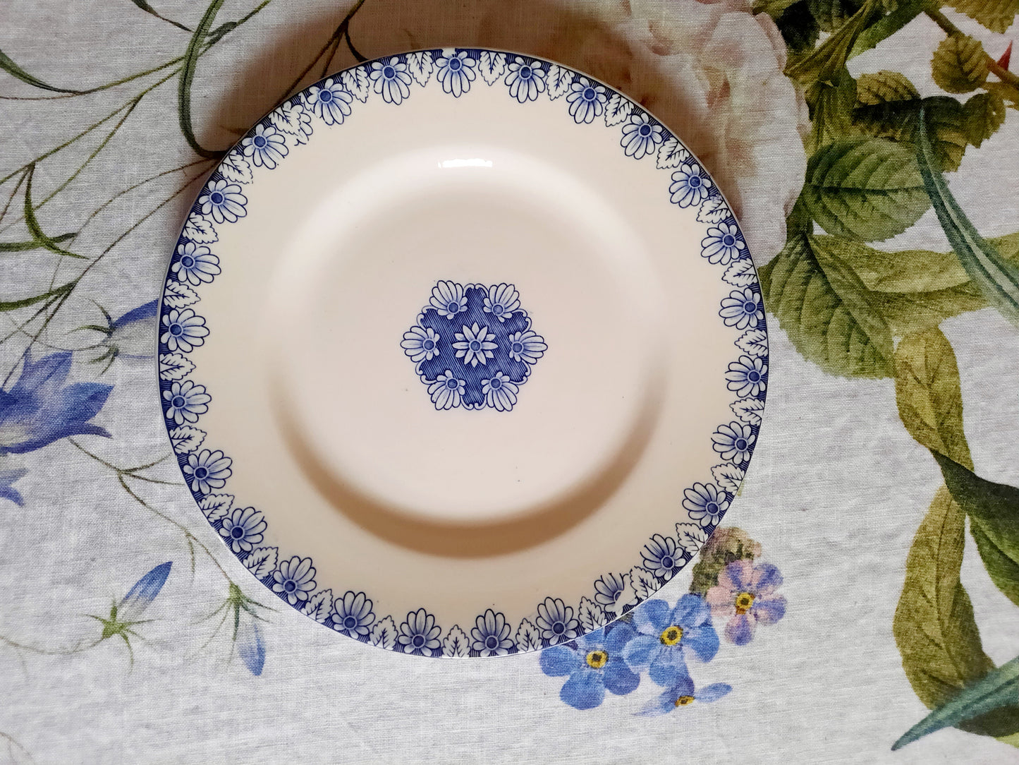 Lot de 8 assiettes plates Lunéville K&G Rouen – XIXe siècle