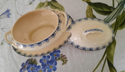 Saucière avec couvercle Lunéville K&G Rouen – XIXe siècle