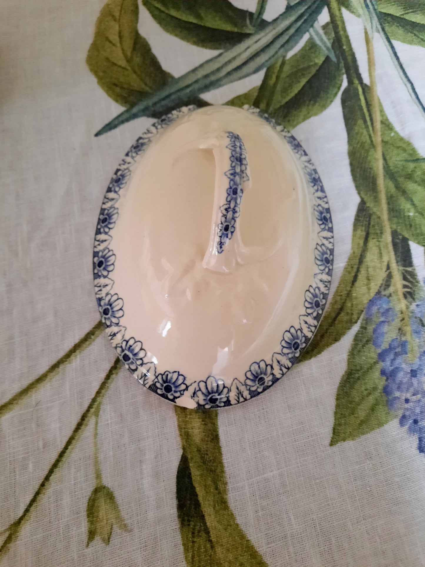 Saucière avec couvercle Lunéville K&G Rouen – XIXe siècle