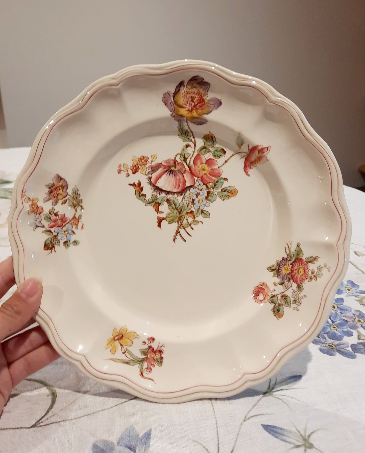 6 assiettes plates Longchamp