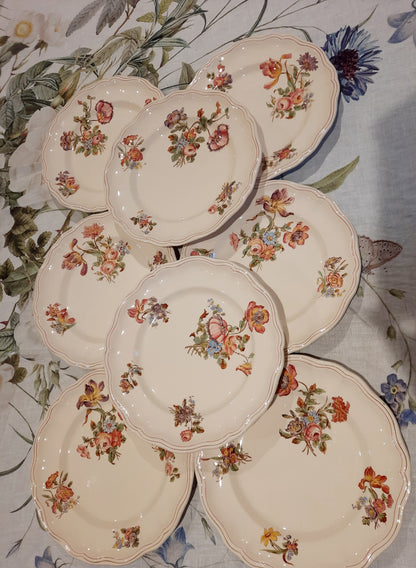 8 assiettes plates Longchamp
