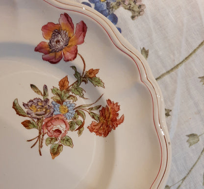 8 assiettes plates Longchamp