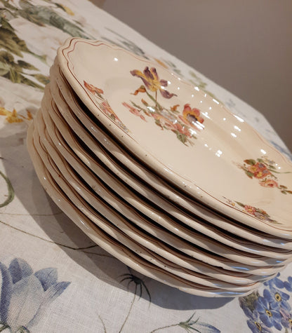 8 assiettes plates Longchamp