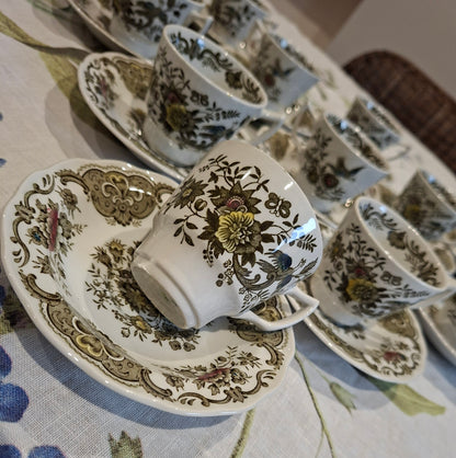 Tasses avec soucoupes – Ridgway of Staffordshire, modèle Windsor