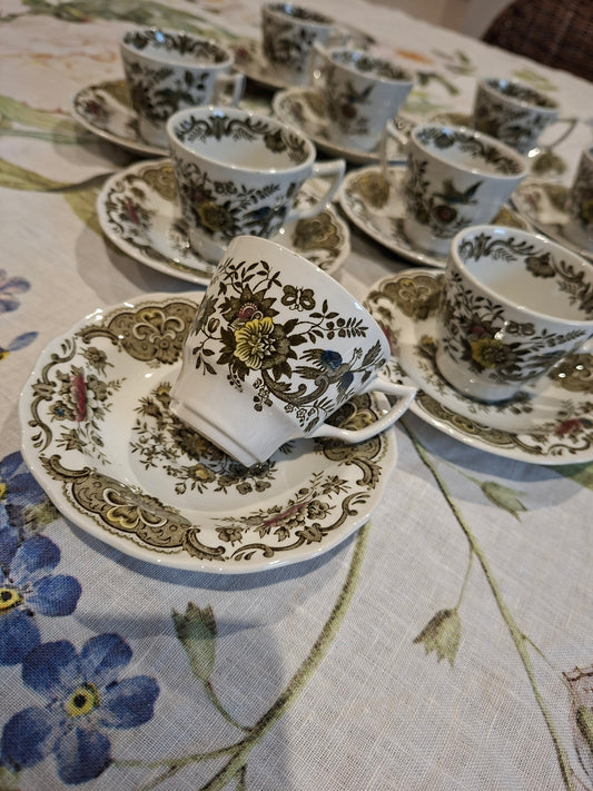 Tasses avec soucoupes – Ridgway of Staffordshire, modèle Windsor