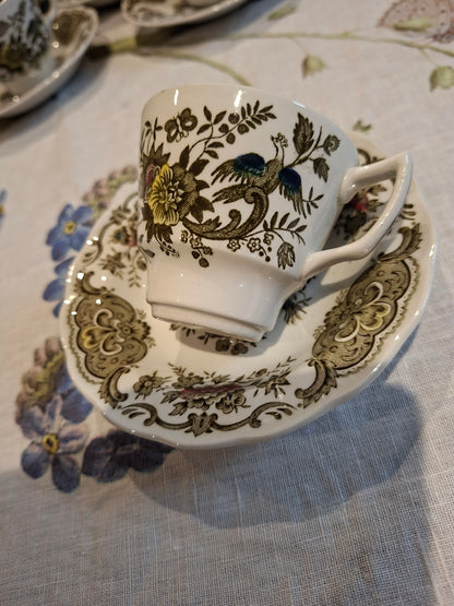 Tasses avec soucoupes – Ridgway of Staffordshire, modèle Windsor