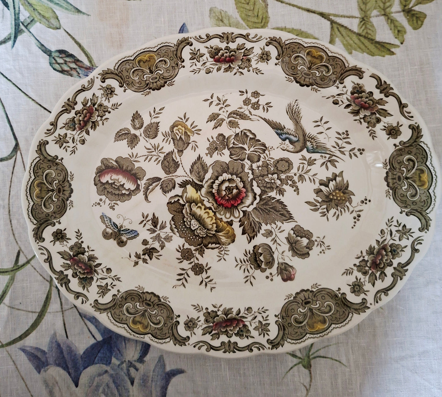 Plat ovale Ridgway of Staffordshire