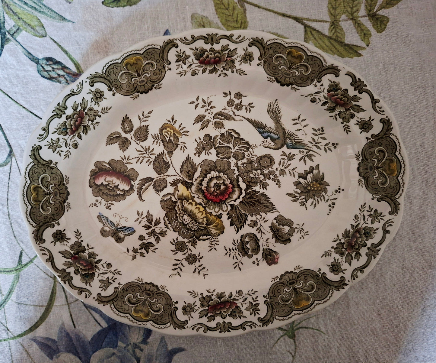 Plat ovale Ridgway of Staffordshire
