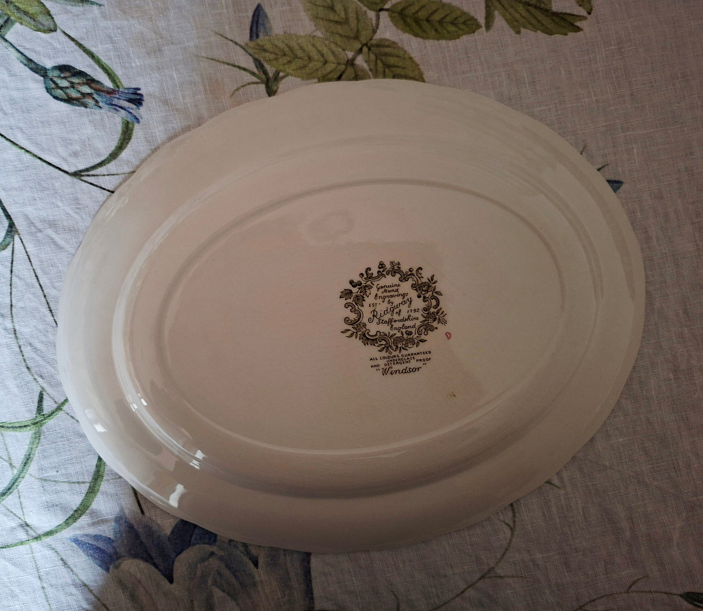 Plat ovale Ridgway of Staffordshire