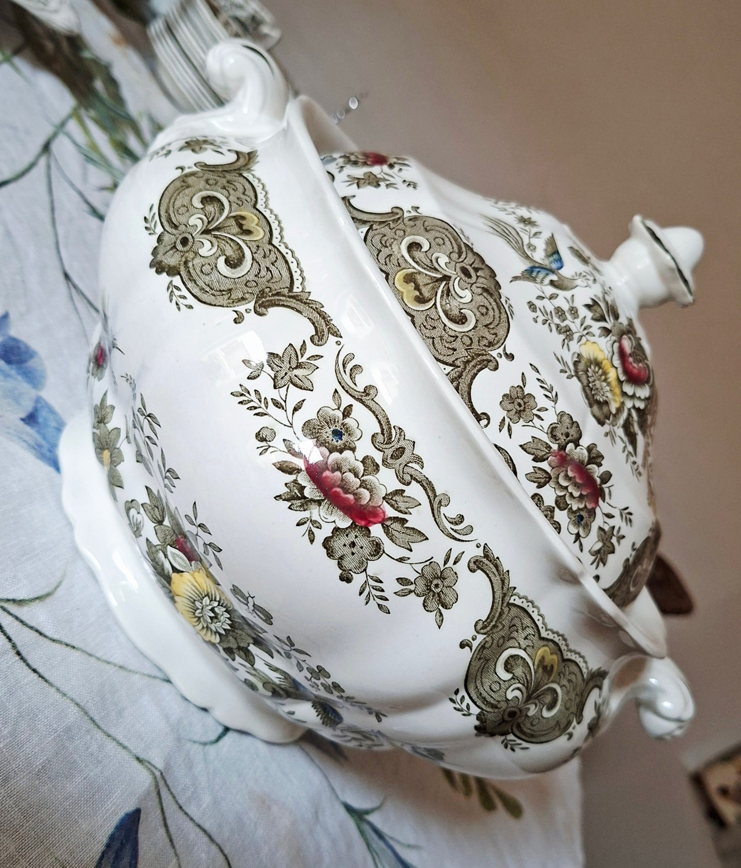 Soupière Ridgway of Staffordshire, modèle Windsor