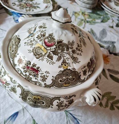 Soupière Ridgway of Staffordshire, modèle Windsor