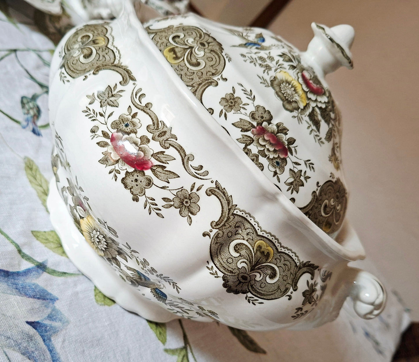 Soupière Ridgway of Staffordshire, modèle Windsor