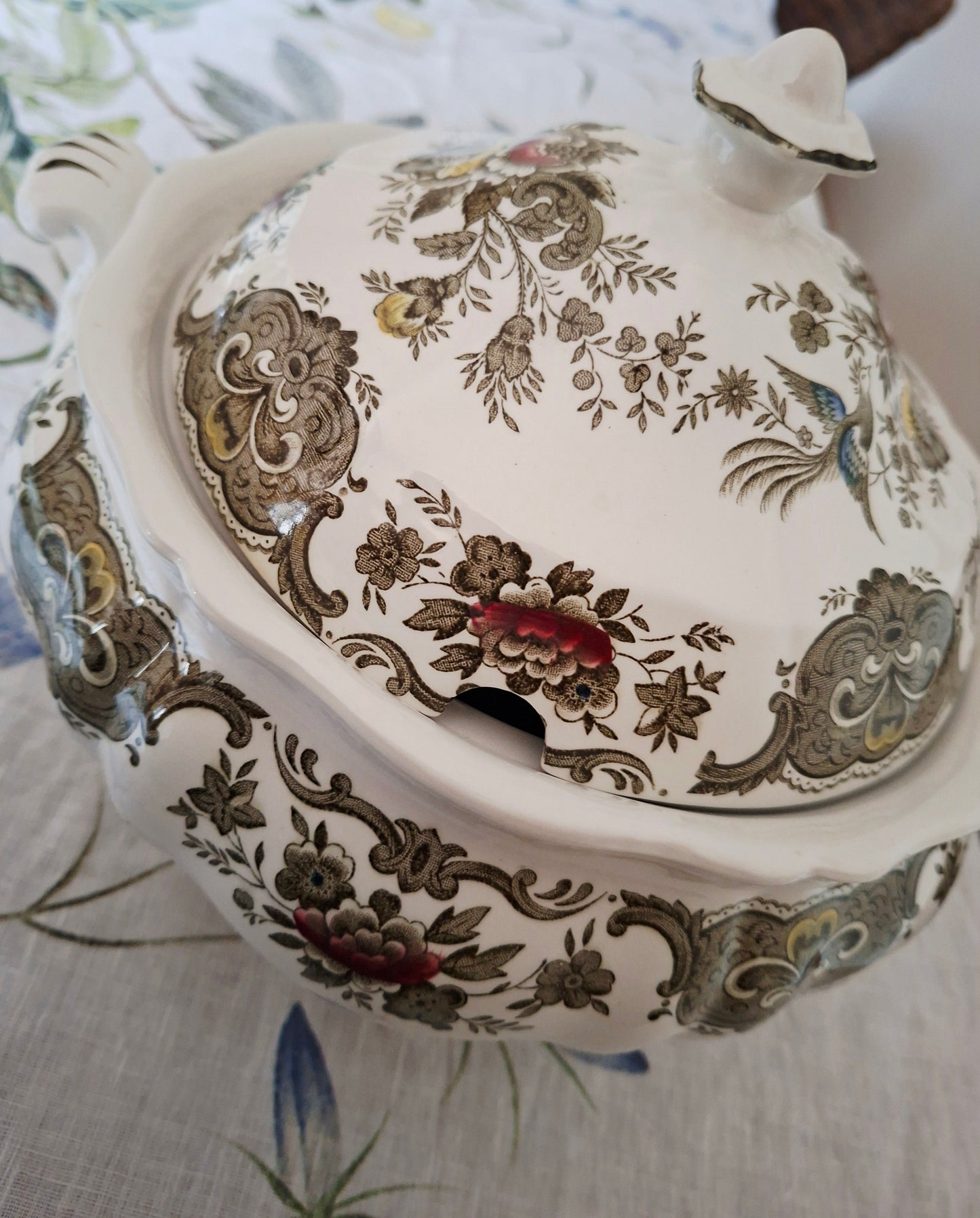 Soupière Ridgway of Staffordshire, modèle Windsor