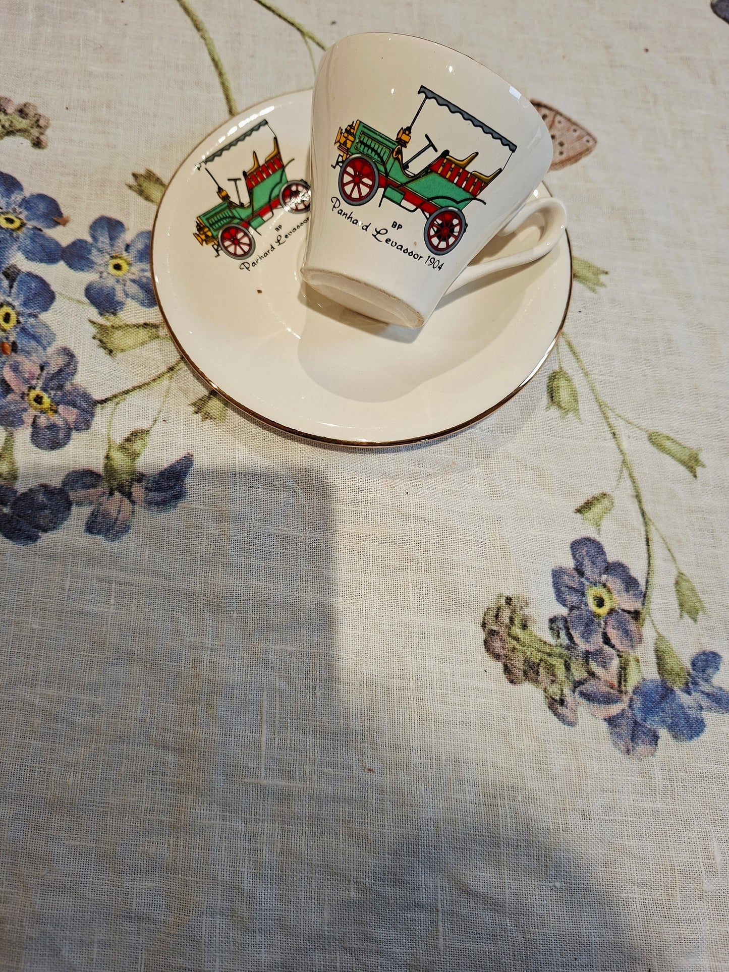 Lot de 5 tasses avec soucoupes