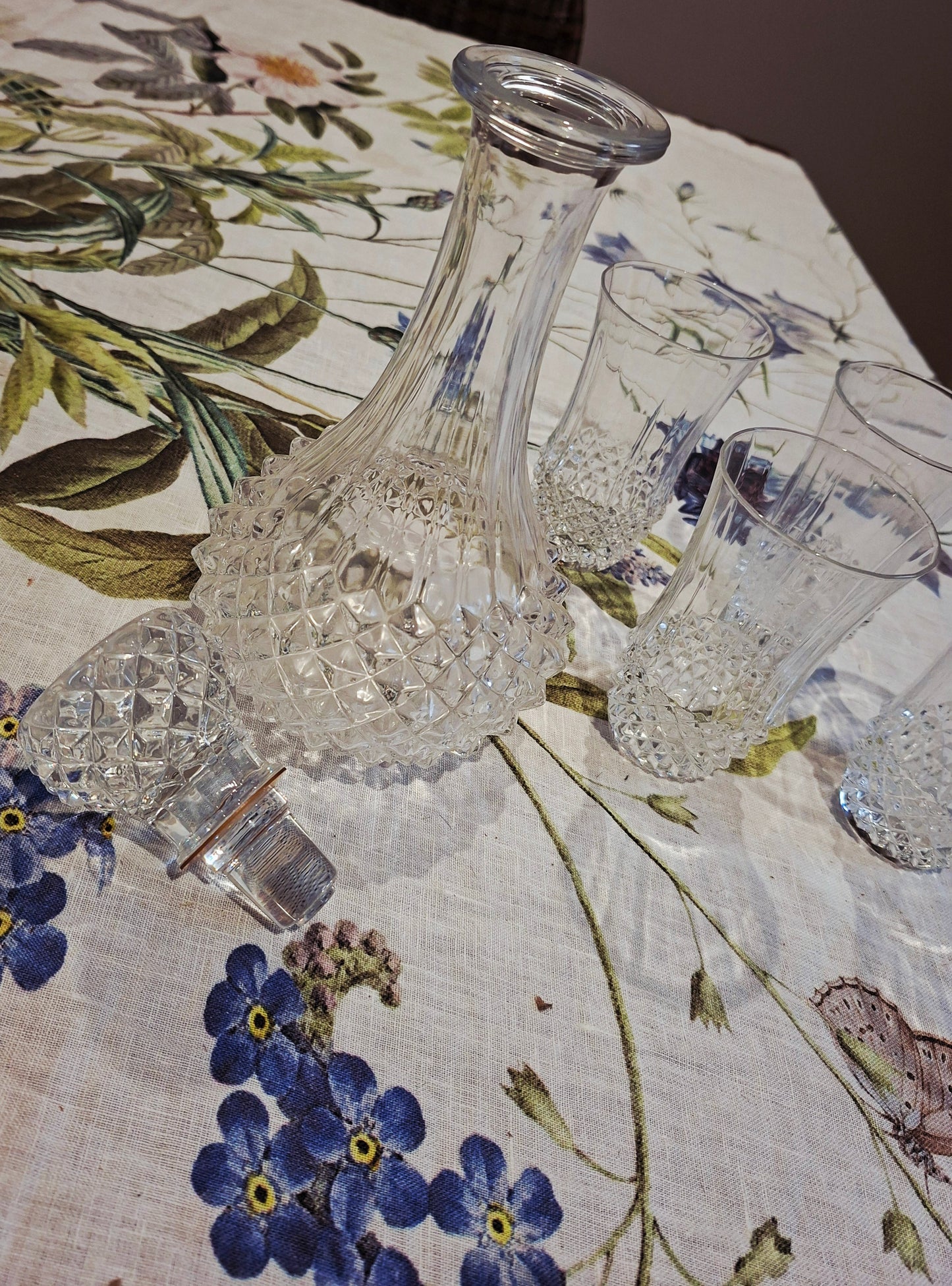 Carafe avec 4 verres assortis