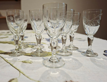 Lot de 9 petits verres à shooter gravés