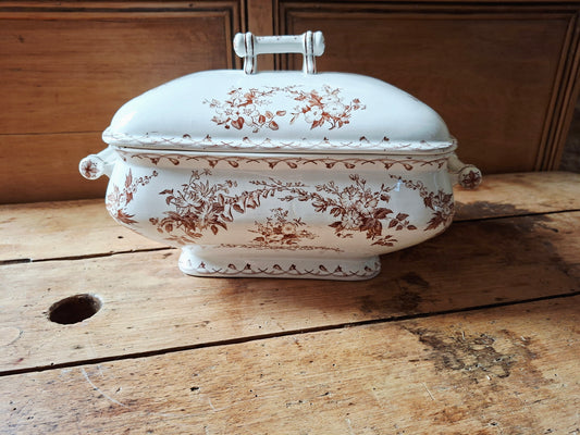 Authentique légumier / soupière en faïence de Sarreguemines, modèle Bertha