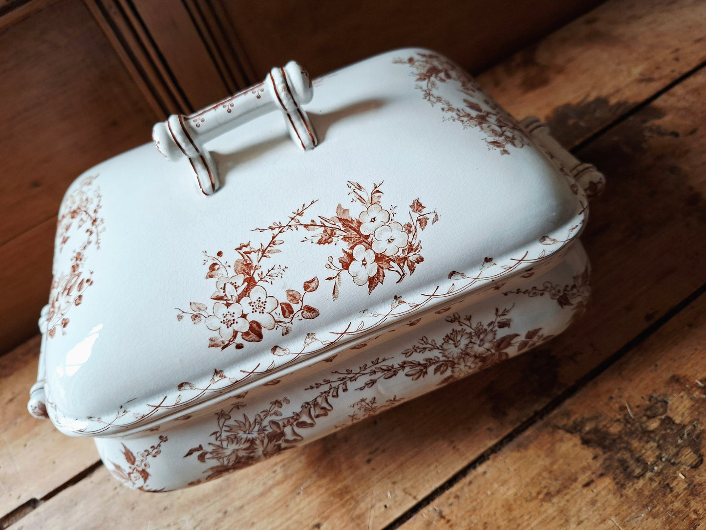 Authentique légumier / soupière en faïence de Sarreguemines, modèle Bertha