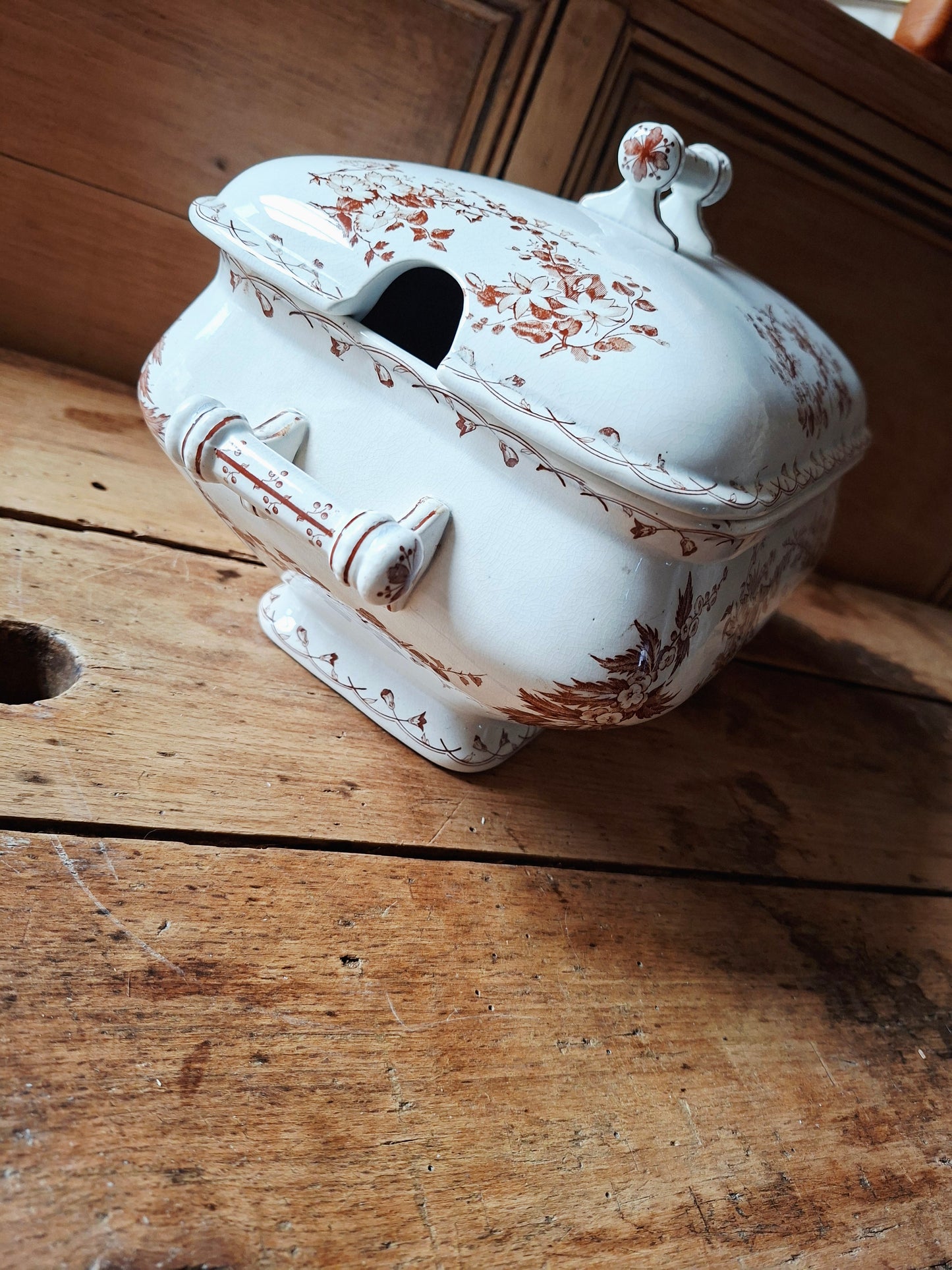 Authentique légumier / soupière en faïence de Sarreguemines, modèle Bertha