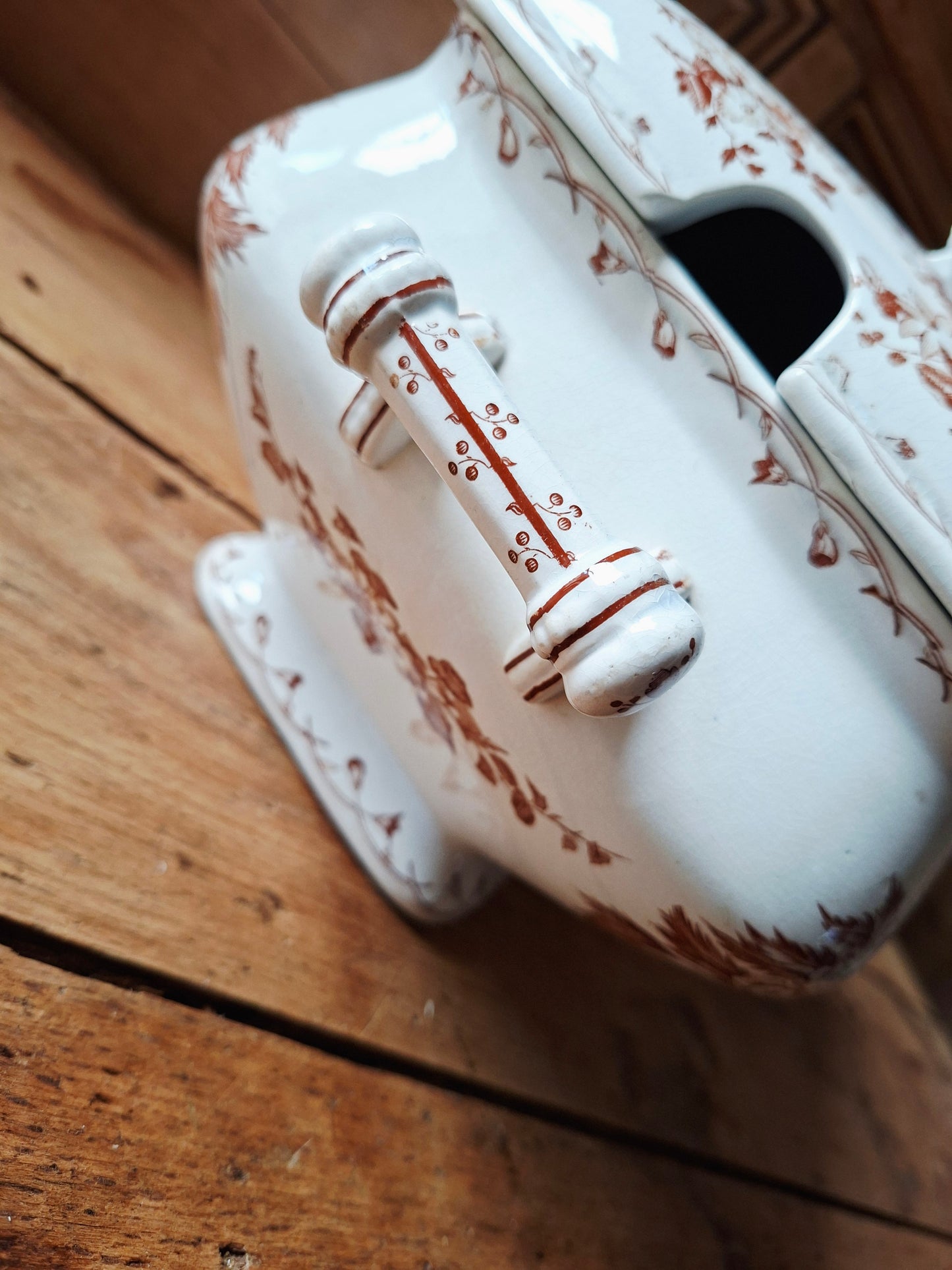 Authentique légumier / soupière en faïence de Sarreguemines, modèle Bertha