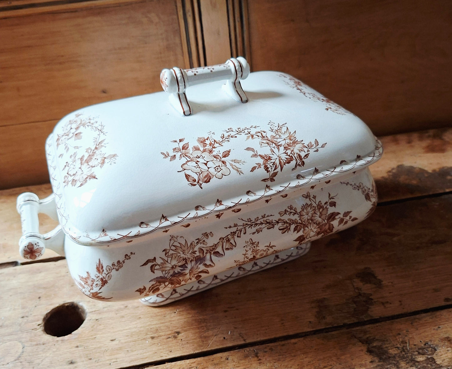 Authentique légumier / soupière en faïence de Sarreguemines, modèle Bertha