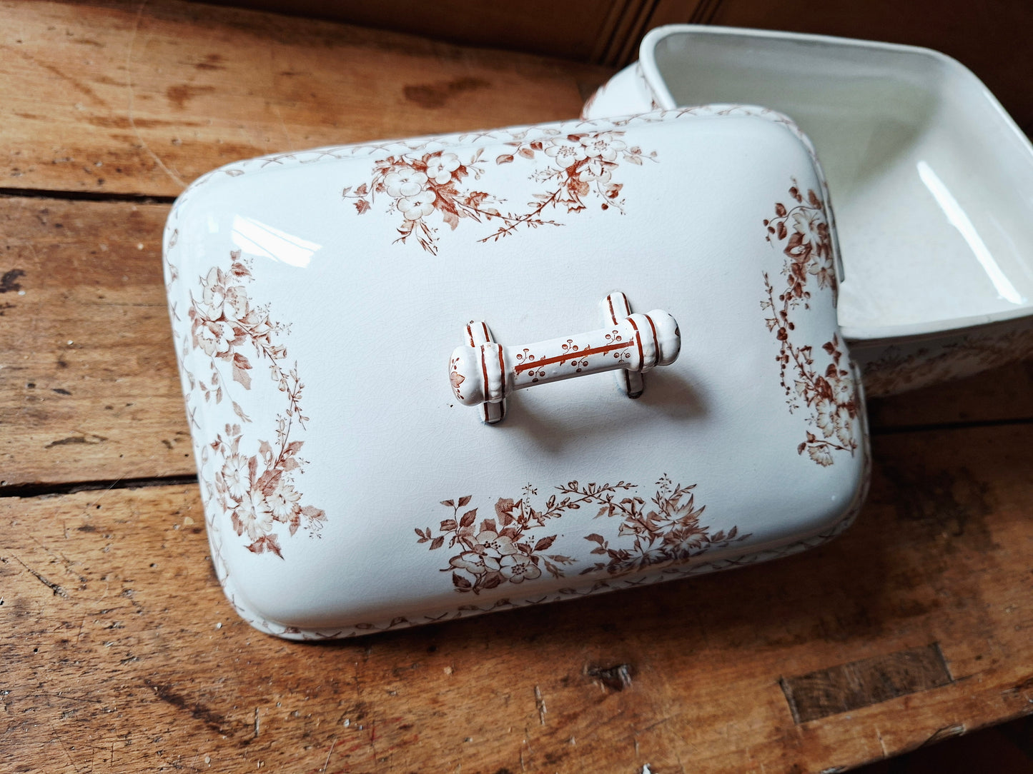 Authentique légumier / soupière en faïence de Sarreguemines, modèle Bertha