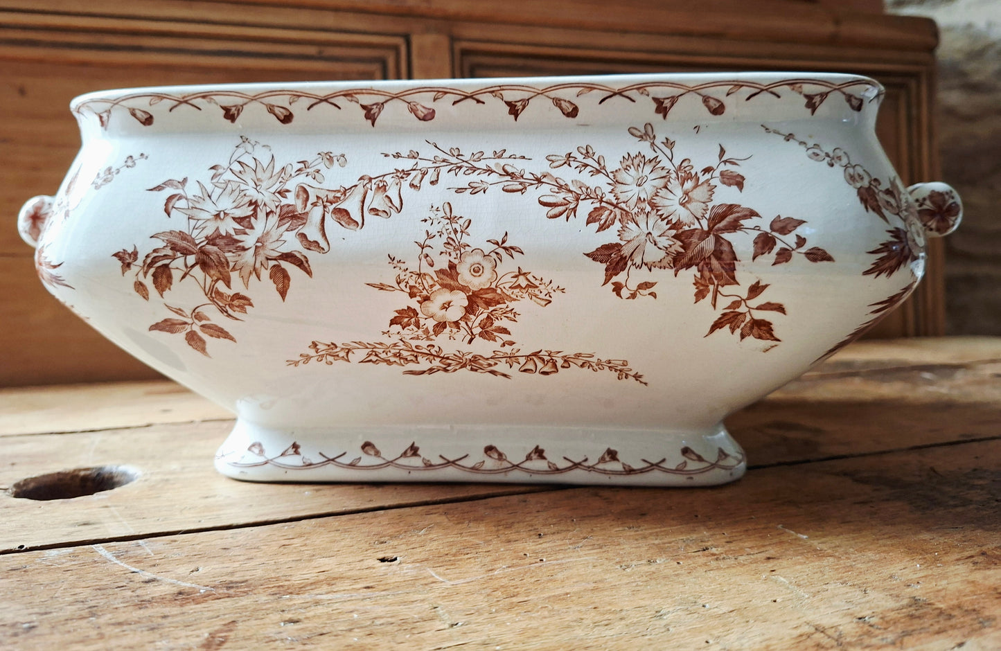 Authentique légumier / soupière en faïence de Sarreguemines, modèle Bertha