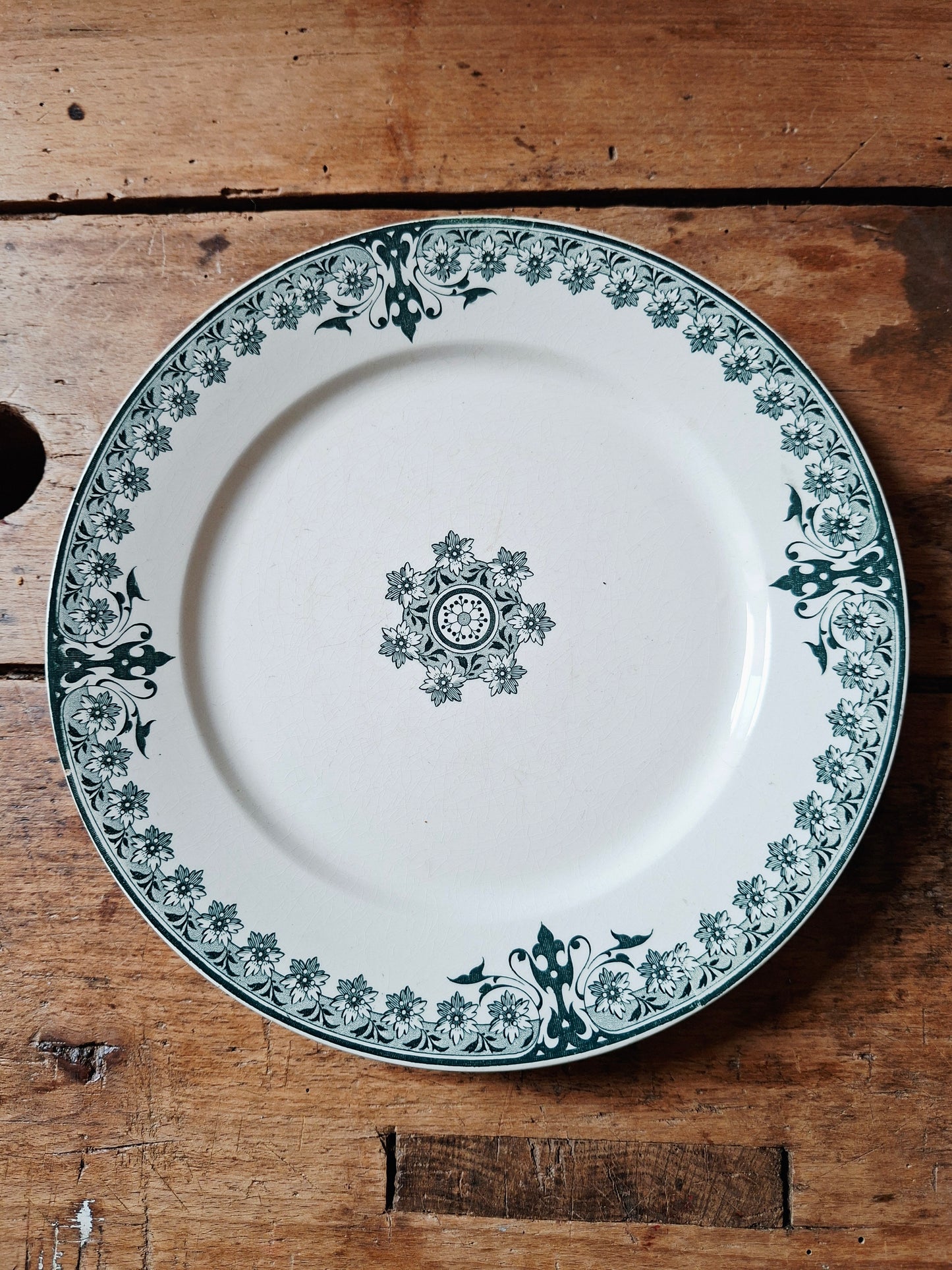 Superbe lot de 4 assiettes anciennes – Mix & Match vintage 🌿