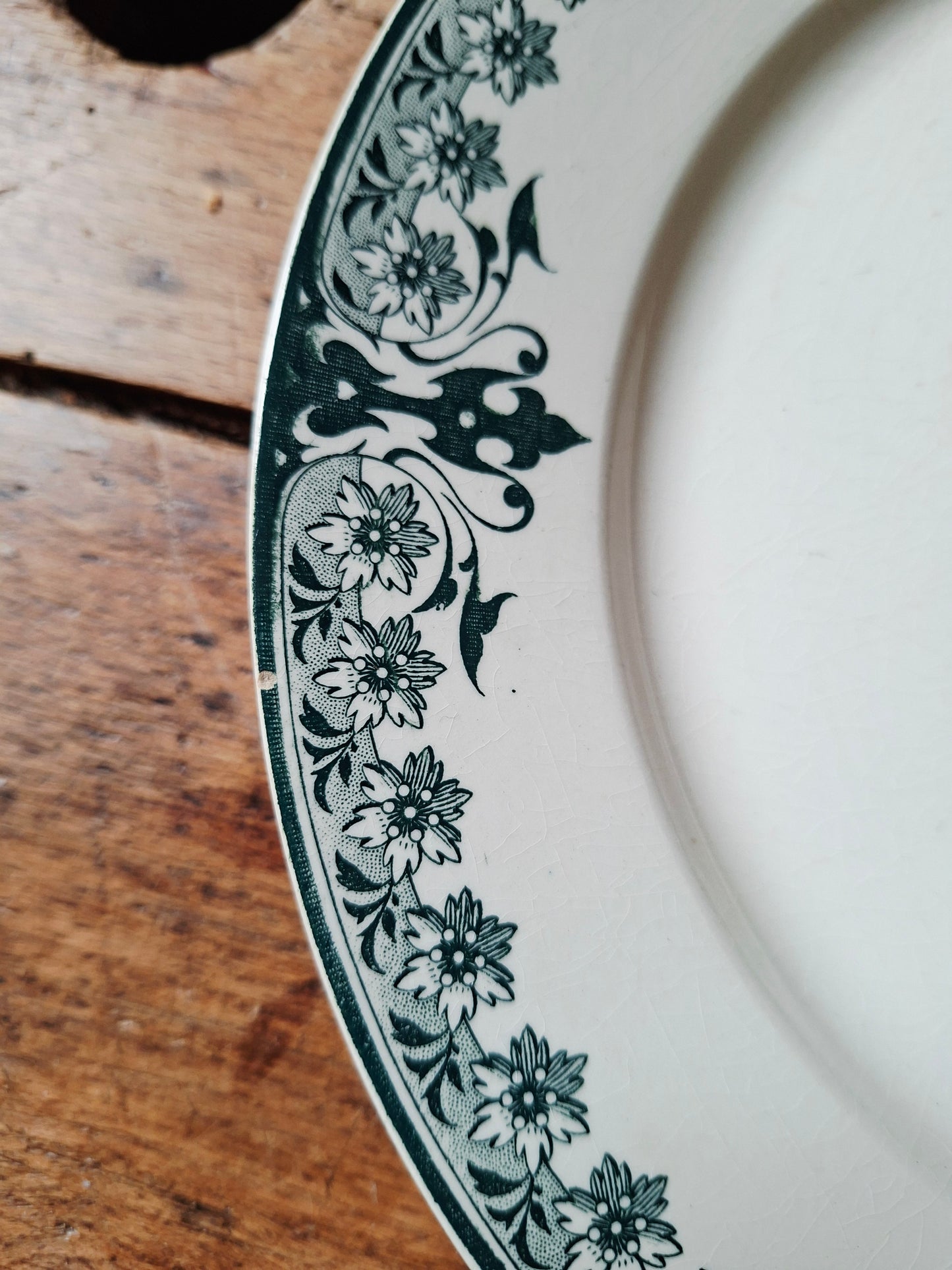 Superbe lot de 4 assiettes anciennes – Mix & Match vintage 🌿