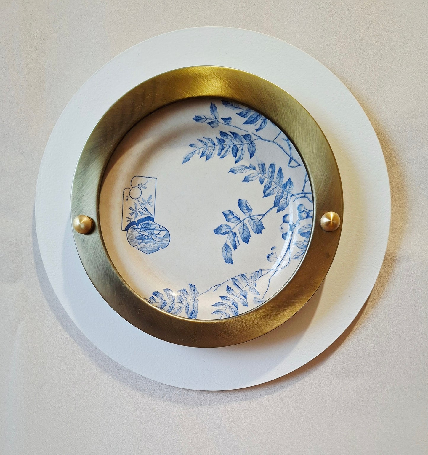 Décoration murale artisanale avec assiette "tokio" Choisy Le Roi