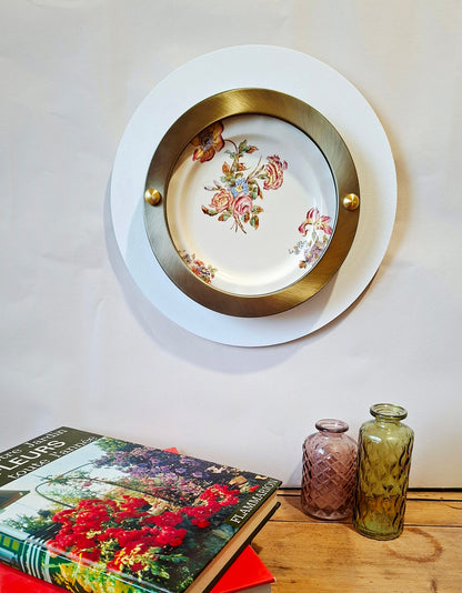 Décoration murale artisanale avec assiette Longchamp saxe