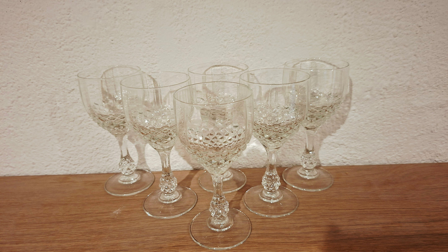 6 petits verres en cristal d’Arques, modèle Chenonceaux