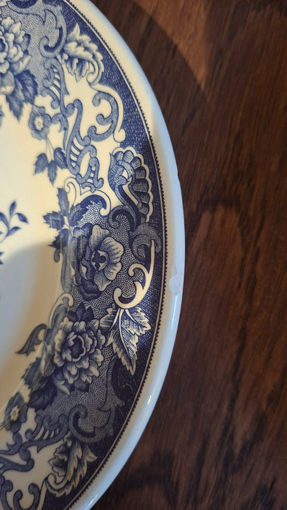 Juego de 4 platos de postre ligeramente desportillados