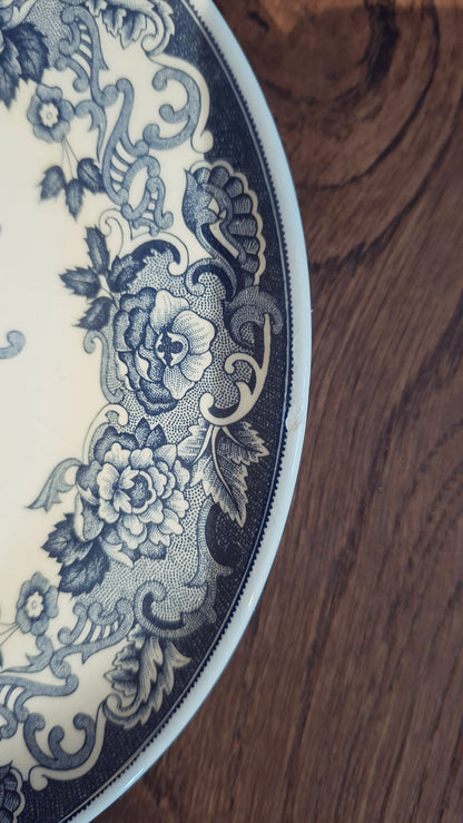 Juego de 4 platos de postre ligeramente desportillados