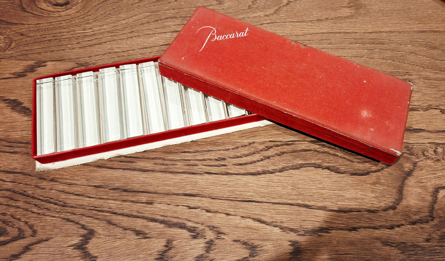 Élégant coffret de 12 porte-couteaux en cristal Baccarat – France