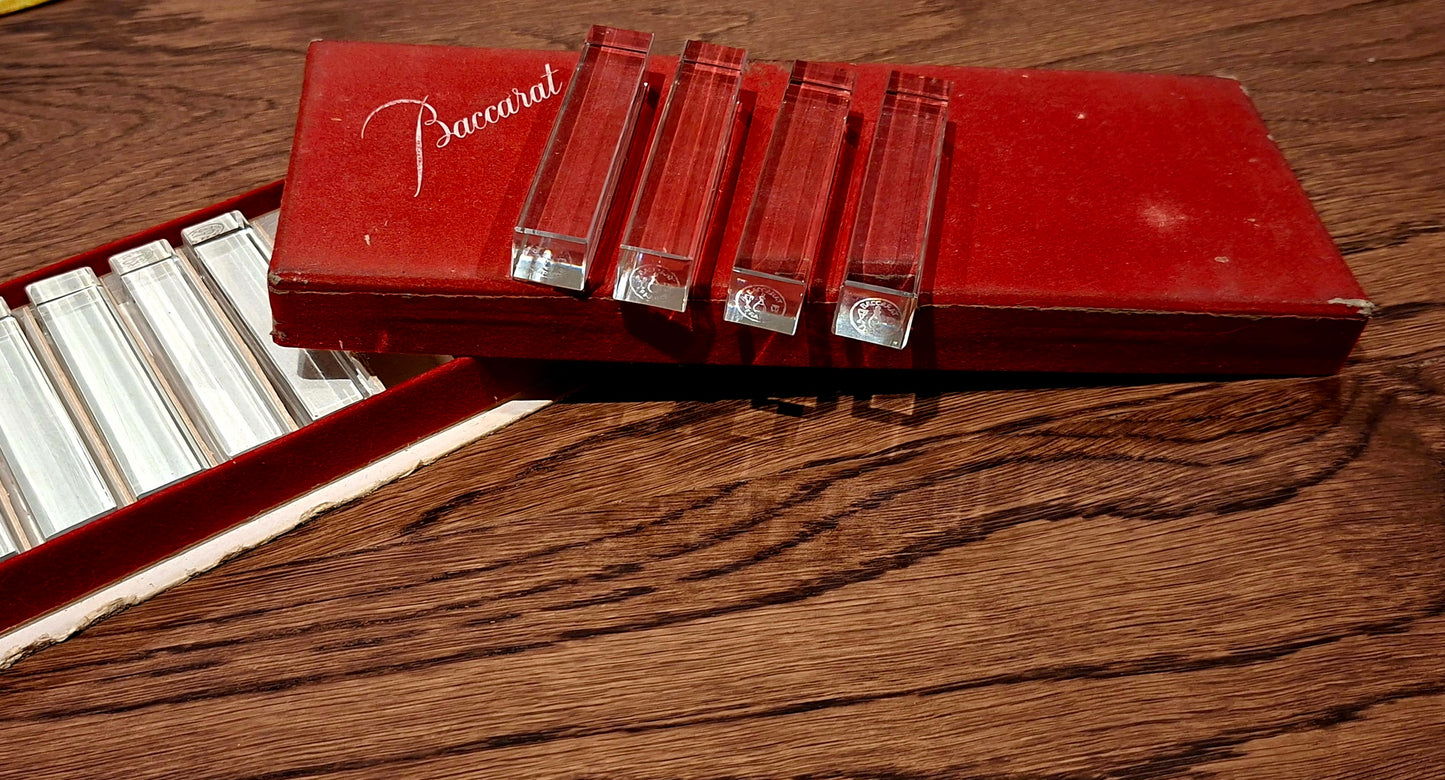 Élégant coffret de 12 porte-couteaux en cristal Baccarat – France