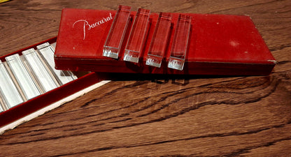 Élégant coffret de 12 porte-couteaux en cristal Baccarat – France