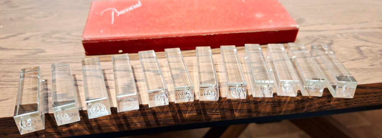 Élégant coffret de 12 porte-couteaux en cristal Baccarat – France