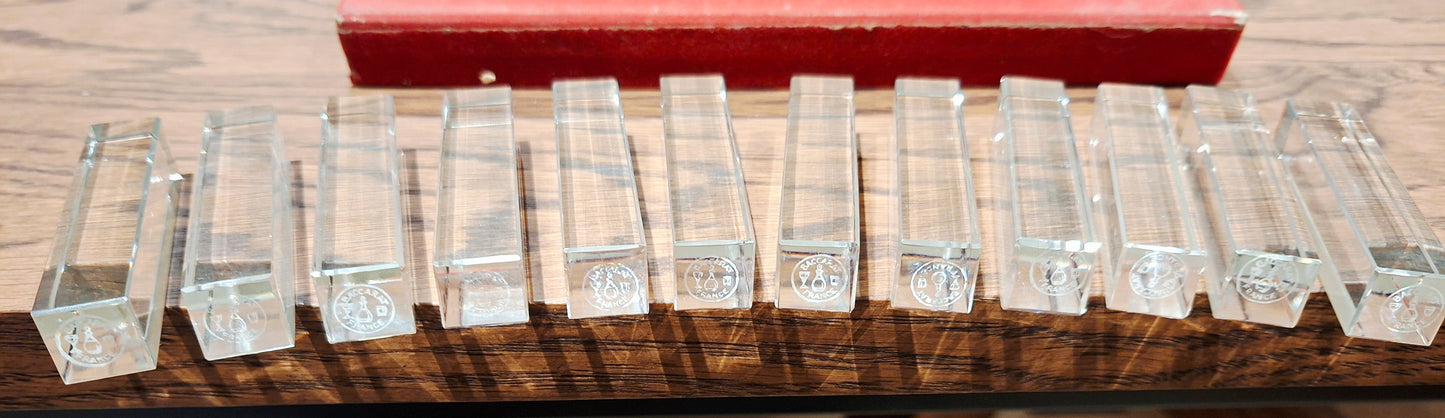 Élégant coffret de 12 porte-couteaux en cristal Baccarat – France