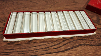 Élégant coffret de 12 porte-couteaux en cristal Baccarat – France