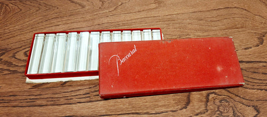 Élégant coffret de 12 porte-couteaux en cristal Baccarat – France