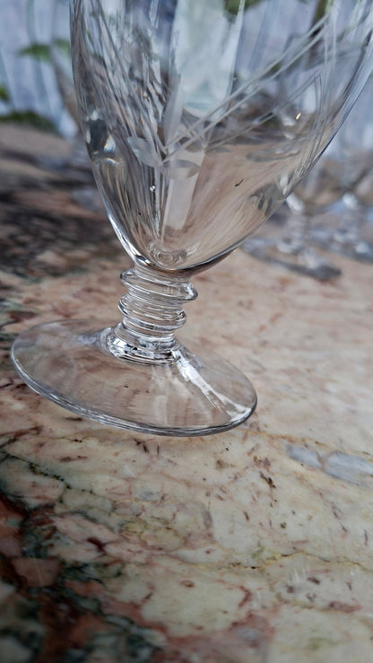 6 petits verres en cristal