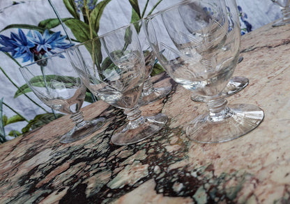 6 verres en cristal de taille moyenne